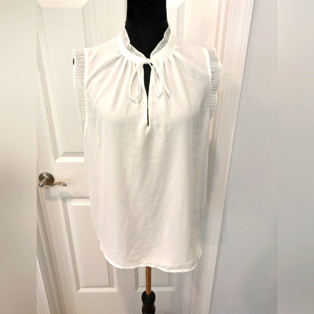 Women's Size L (12) Top Sleeveless New